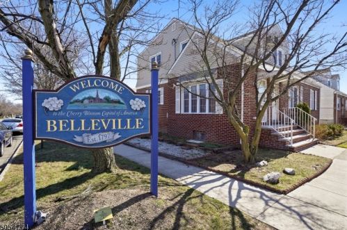 6 Watsessing Ave, Belleville NJ  07109-4101 exterior