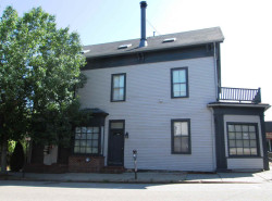 287 Auburn St, Newton, MA 02466-1915