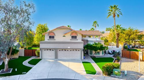 17002 32 Way, Phoenix AZ 85018-3973 exterior