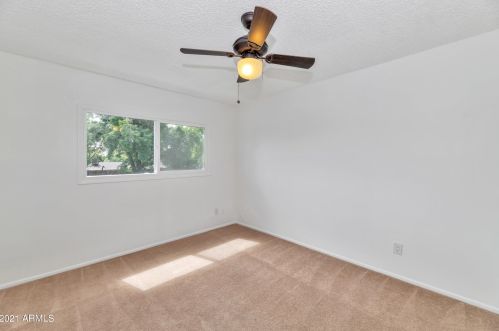 2818 Clarendon Ave, Phoenix AZ 85031-3142 exterior