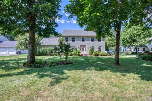 25 Gary Dr, Montgomery, MA 01085-4553