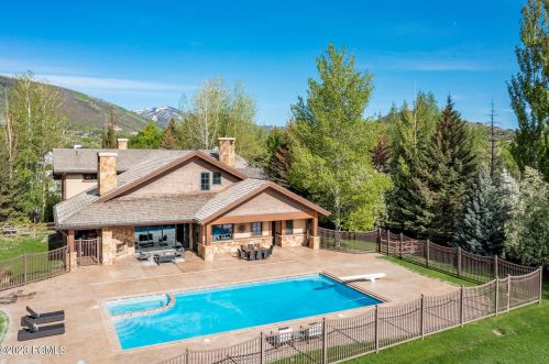 2324 Lucky John Dr, Park City UT 84060-6920 exterior