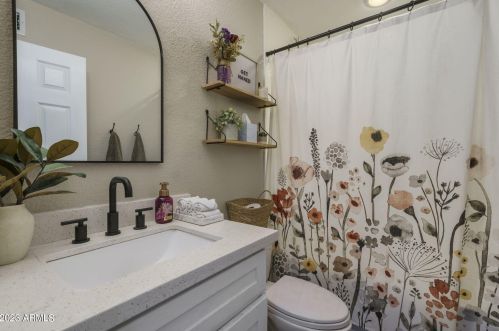 6822 43rd Pl, Phoenix AZ  85042-5218 exterior