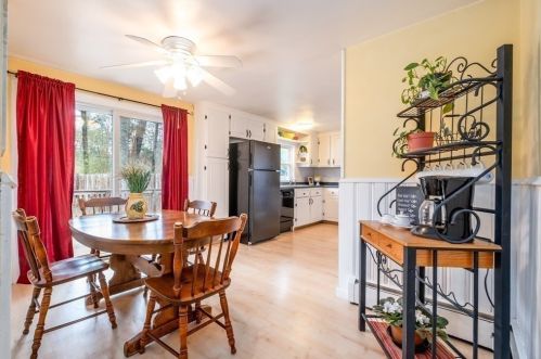 475 Newman Ave, Seekonk MA 02771-4606 exterior