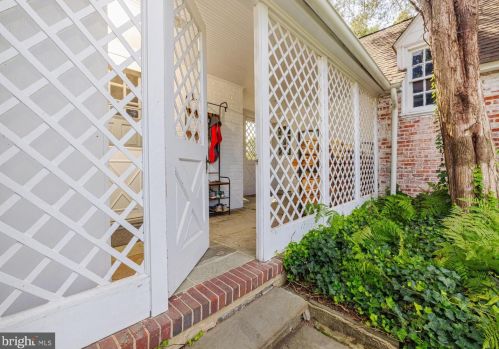 605 Delaware St, West Deptford NJ  08096-1576 exterior