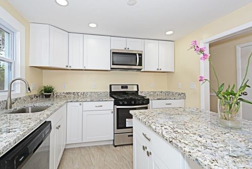 97 Floral St, Shrewsbury MA  01545-3225 exterior