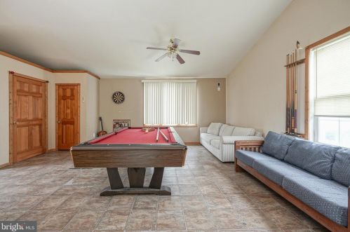 431 Meadowcroft Rd, West Deptford NJ 08096-4007 exterior