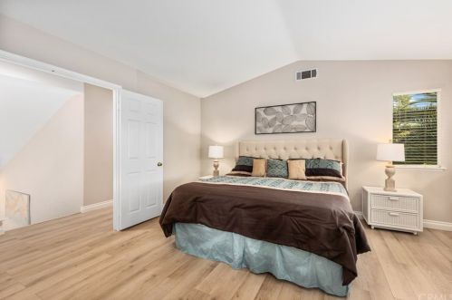 12 Bayfield, Irvine CA 92614-7907 exterior