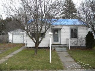 3100 Walters Dr, Saginaw MI  48601-4656 exterior