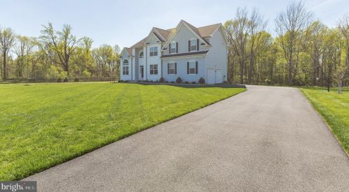 16 Palomino Cir, West Deptford, NJ 08051-1399