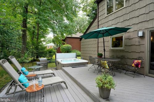 35 Woodlane Rd, Trenton NJ  08648-5543 exterior