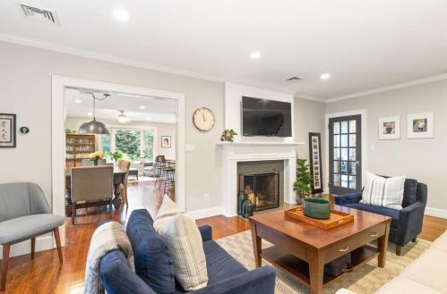 119 Rhinecliff St, Arlington MA 02476-7332 exterior