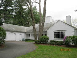 106 Kirkstall Rd, Newton, MA 02460-2243