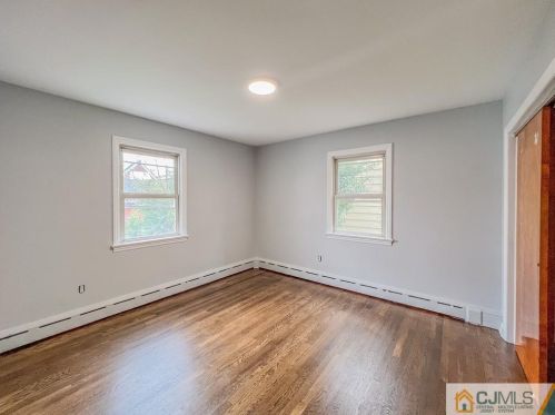 731 Roosevelt Ave, Carteret NJ  07008-2318 exterior