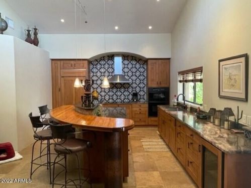 10461 9th St, Phoenix, AZ 85020-1584