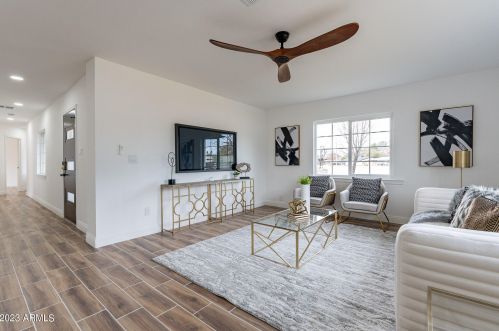 1121 Bethany Home Rd, Phoenix AZ  85014-2229 exterior