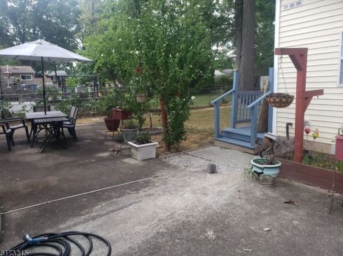 34 Roosevelt Ave, Lake Hiawatha, NJ 07034-2119