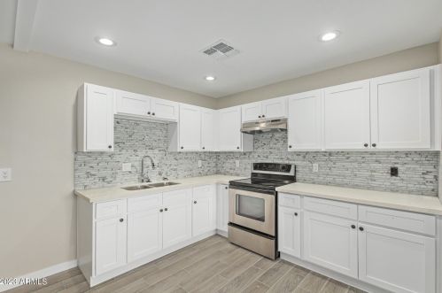 6231 3rd Ave, Phoenix AZ 85021-2405 exterior