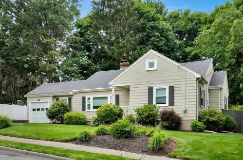 3 Elliot Rd, Lynnfield MA  01940-2001 exterior