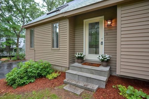 5 Bridie Ln, Norfolk, MA 02056-1739