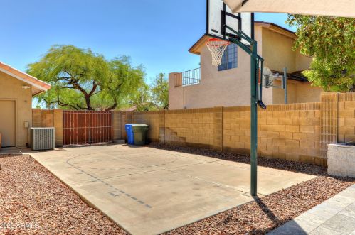 12618 38 St, Phoenix AZ 85040-1613 exterior