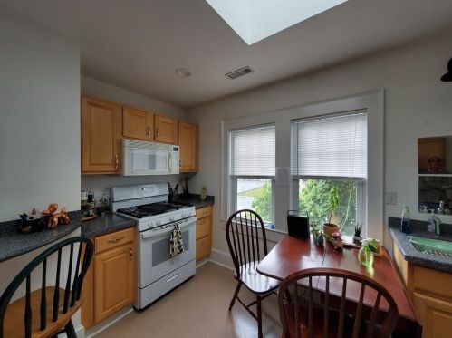 8 Ipswich St, Seekonk MA 02771 exterior