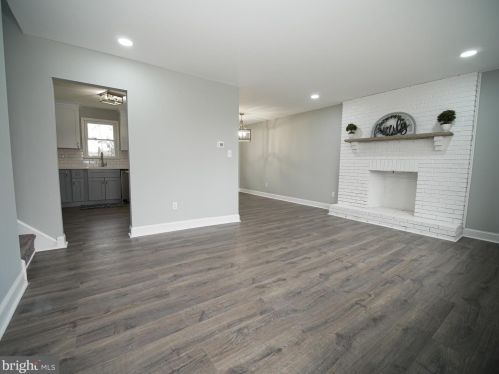 145 Crown Point Rd, West Deptford NJ  08093-1131 exterior