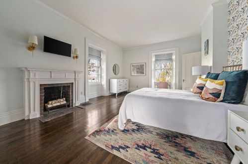 333 Brush Hl Rd, Milton MA 02186-1030 exterior