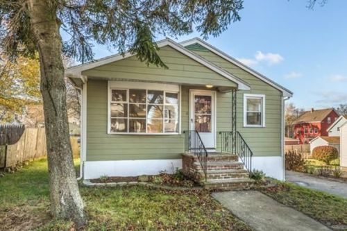 3 Wheeler St, Peabody MA  01960-5835 exterior