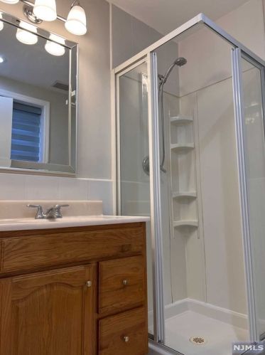 4 Mahan St, Tenafly NJ  07670-1822 exterior