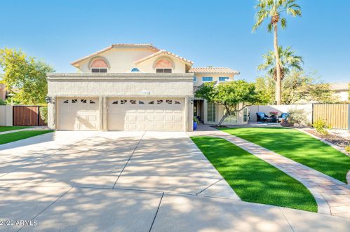 17002 32 Way, Phoenix AZ 85018-3973 exterior