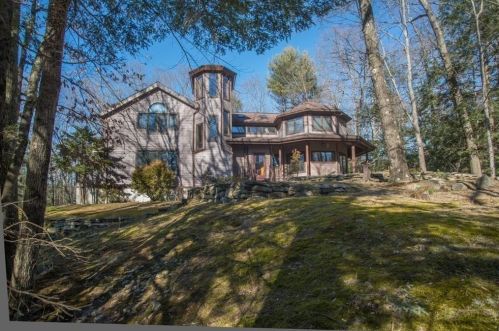 61 Vly Rd, Amherst MA 01002-9717 exterior