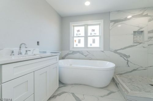 86 Longview Ave, Lake Hiawatha NJ 07034-1108 exterior