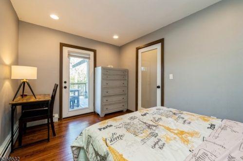 454 Skyline Lk Dr, Skyline Lakes NJ 07456-1917 exterior