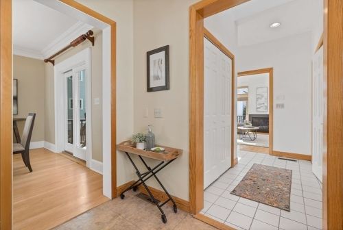 67 Bourne St, Newton MA 02466-1707 exterior