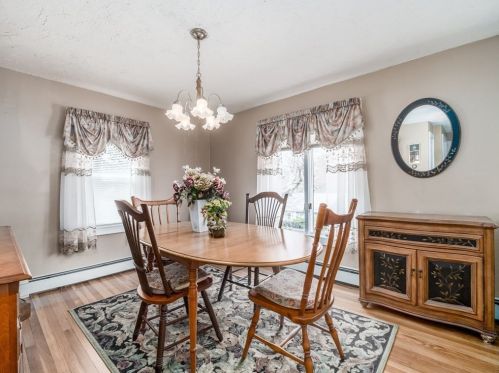 12 Candlewood St, Worcester MA 01602-2804 exterior