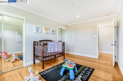 1225 Sandelin Ave, San Leandro CA  94577-3956 exterior