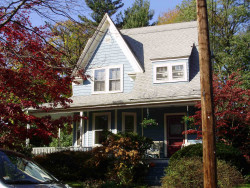 39 Hinckley Rd, Newton, MA 02468-1723