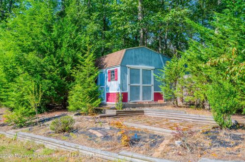 20 Bittersweet Dr, Jackson Twp NJ 08527-4922 exterior