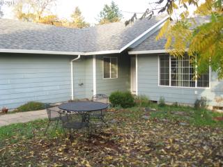 3757 Willamette St, Eugene, OR 97405-5125