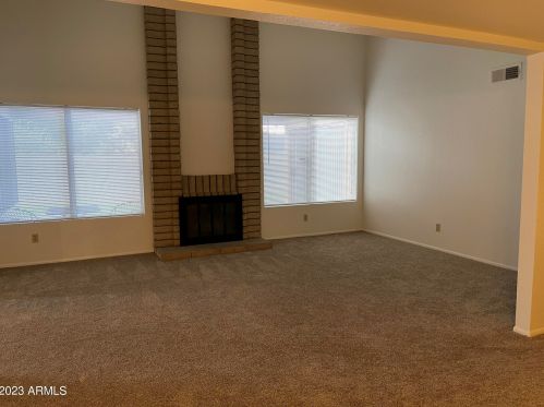 16017 34th Ave, Phoenix AZ 85051-1206 exterior