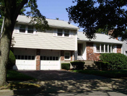 3 Anthony Cir, Newton, MA 02460-1109