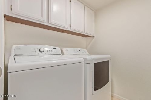 21 Beryl Ave, Phoenix AZ  85021-2480 exterior