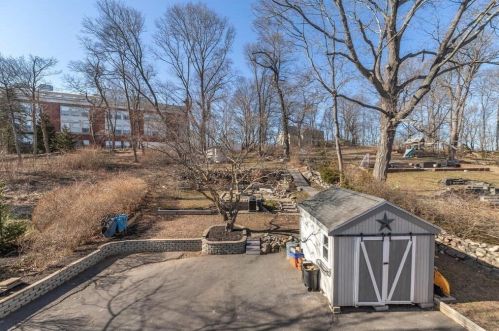 28 Hale St, Beverly MA 01915-2027 exterior