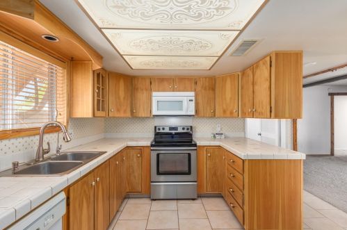 9801 37 Dr, Phoenix AZ 85053-2806 exterior