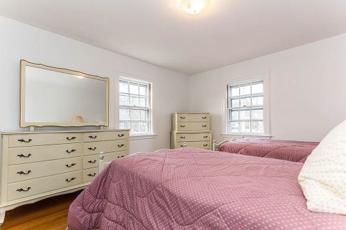 48 Craig St, Milton MA 02186-2513 exterior