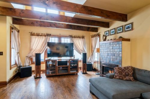 1340 Ridgeland Ave, Forest View, IL 60402-1143