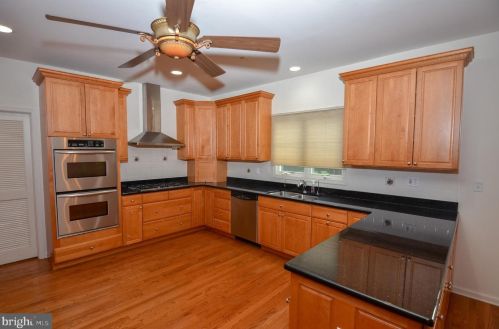 8 Landview Ln, Columbus NJ 08022-2260 exterior