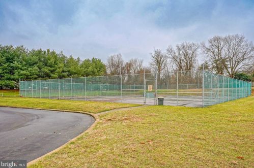 1421 Tristram Cir, West Deptford NJ 08051-2264 exterior