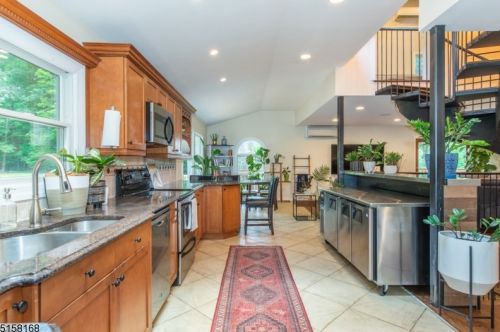 440 Stonetown Rd, Skyline Lakes NJ  07456-1200 exterior